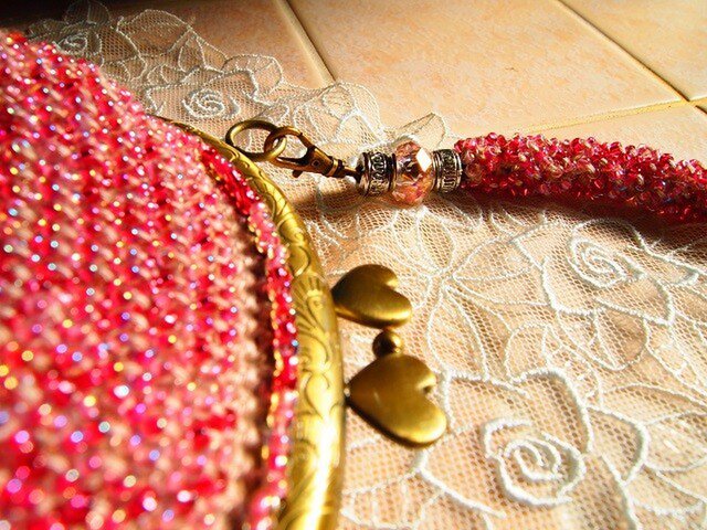 d*9様 【HB06】バラのがま口ハンドバッグ ビーズ織り d*9様 【HB06】バラのがま口ハンドバッグ ビーズ織り