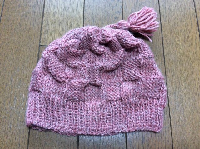 タッセル付きニット帽の画像1枚目