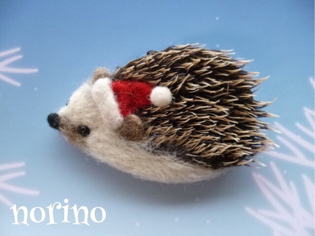 ■クリスマスのハリネズミブローチ■の画像1枚目