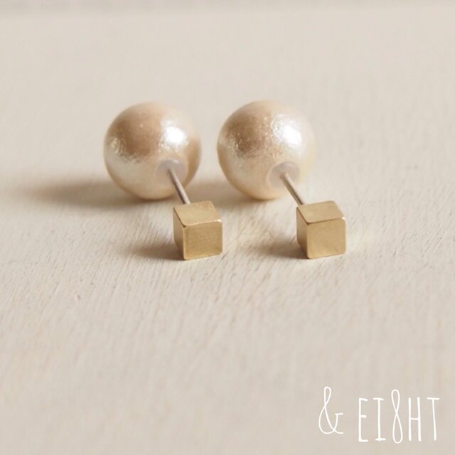 【再販】- Brass - Cube ピアス w/ Cotton Pearlキャッチ