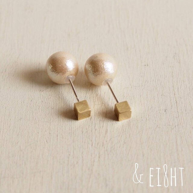 【再販】- Brass - Cube ピアス w/ Cotton Pearlキャッチ