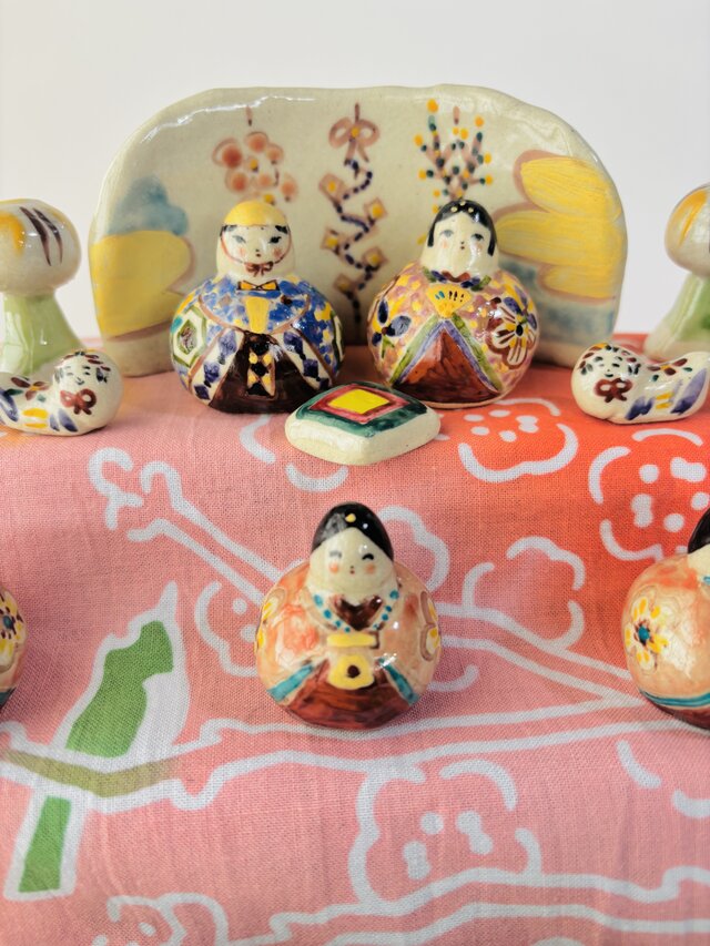 本焼陶器 豆雛15人飾りセット | iichi 日々の暮らしを心地よくする