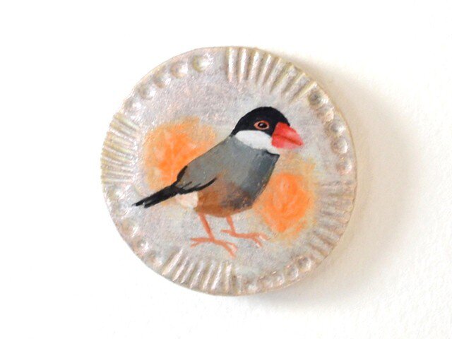 おいで桜文鳥<手描き絵・陶土のパッチンストール留め>の画像1枚目