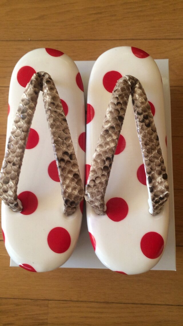 創作草履・Sサイズ　紅白みずたま