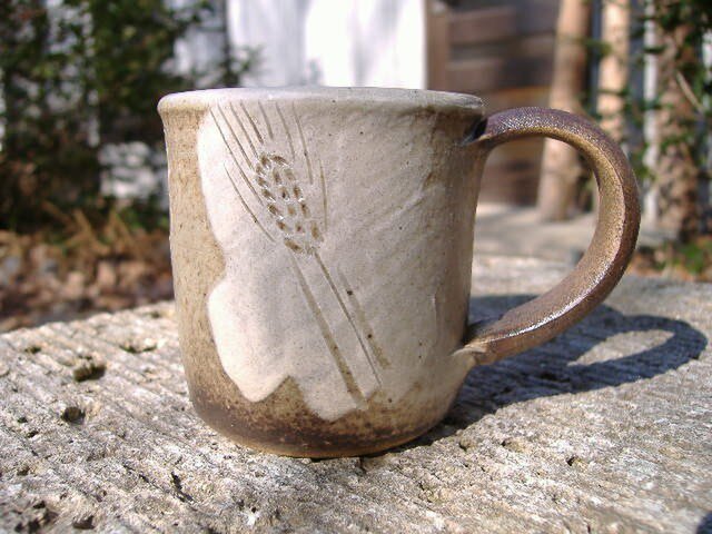 ハンドメイド　麦穂のカップボード 麦穂文様カップ＆ソーサー（スプーン付） | iichi 日々の暮らしを