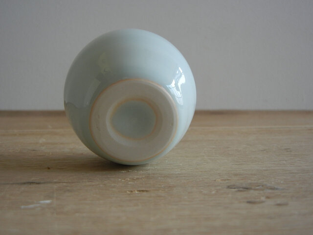 ミニ一輪挿し 青白磁丸 | iichi 日々の暮らしを心地よくする