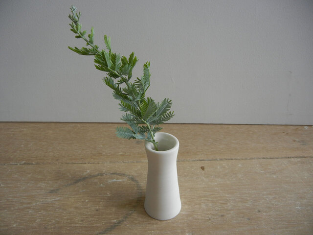 ミニ一輪挿し 無釉白磁鼓 | iichi 日々の暮らしを心地よくする