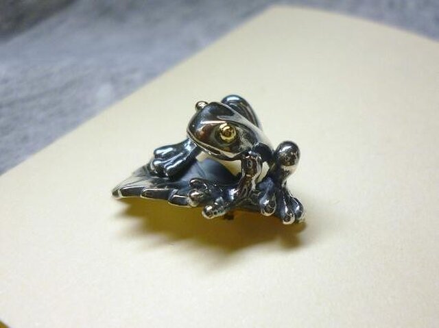 SV カエル タイタックブローチの画像1枚目