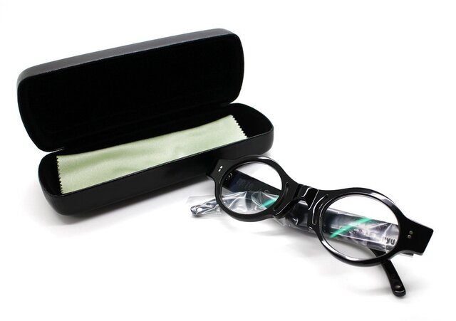 楕円とスリットの黒ぶちセルロイドメガネ018-KK | iichi 日々の暮らし