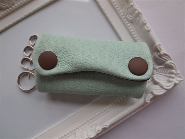 【薄青緑×こげ茶】ぶた革やわらかキーケース【受注生産】の画像1枚目