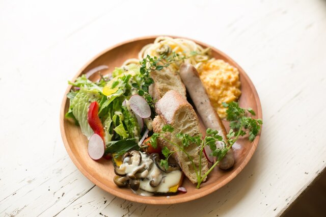 【再入荷】朝食の時間を愉しむ木のプレート 栃の木 24cmの画像1枚目