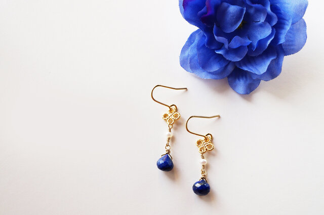 プチノエル ラピスラズリ ピアス Petit Noël Lapis&Pearl earrings P0034の画像1枚目