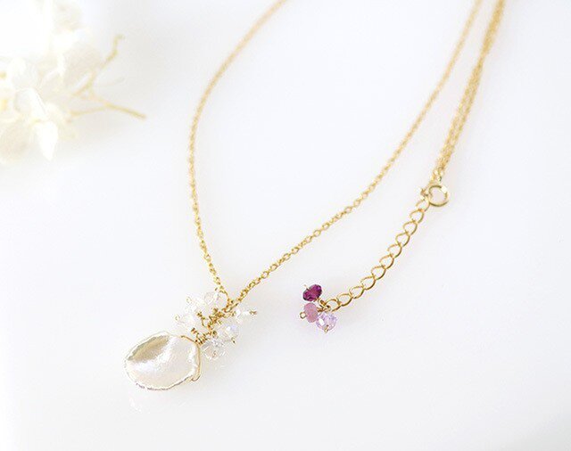 White Christmas*花びらケシパールのネックレスの画像1枚目