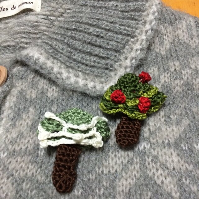 手編みブローチ♪クリスマスツリーの画像1枚目