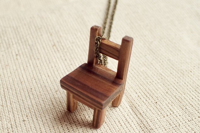 mini-chairネックレスの画像1枚目