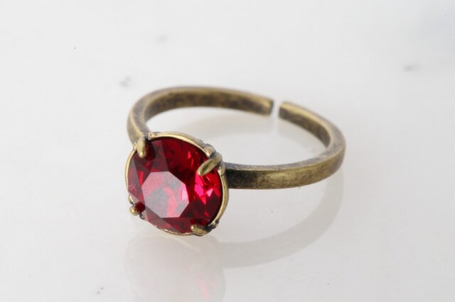 スワロフスキー Chic Multi Red リング｜Yahoo!フリマ（旧PayPay