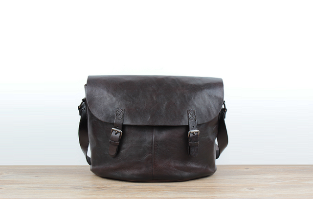 本革 クラシック風ショルダーバッグ 古典派のスタイル ☆Dark Brown☆の画像1枚目