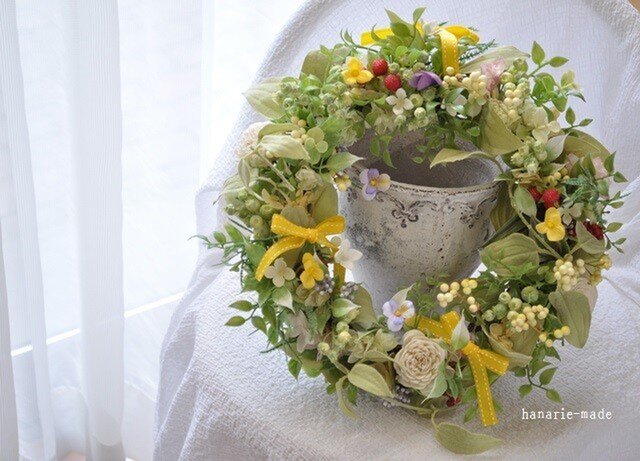ベリーと黄色いリボン:wreathの画像1枚目