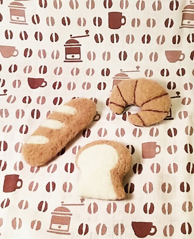 パンのブローチ② 3個セットの画像1枚目