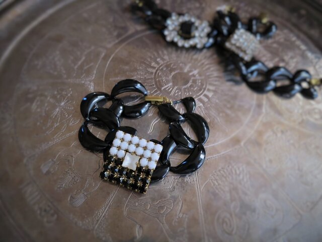ヴィンテージビジューブレスレット vintage bracelet mono BKの画像1枚目
