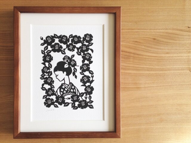 花の切り絵「つばき」の画像1枚目