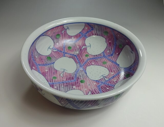 りんご柄深鉢の画像1枚目