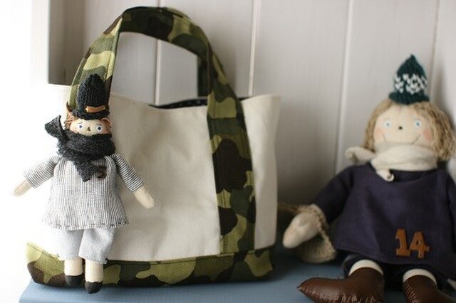 お人形付きトートBAG(迷彩柄)の画像1枚目