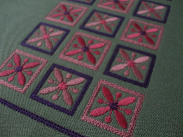 四角刺繍の新書ブックカバー◆セミオーダー◆ 綿ツイル グリーンの画像1枚目