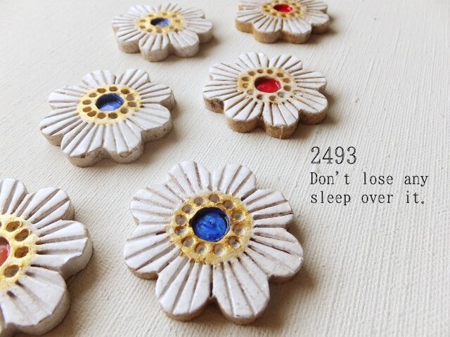 シンプルシックなお花ブローチ | iichi 日々の暮らしを心地よくする