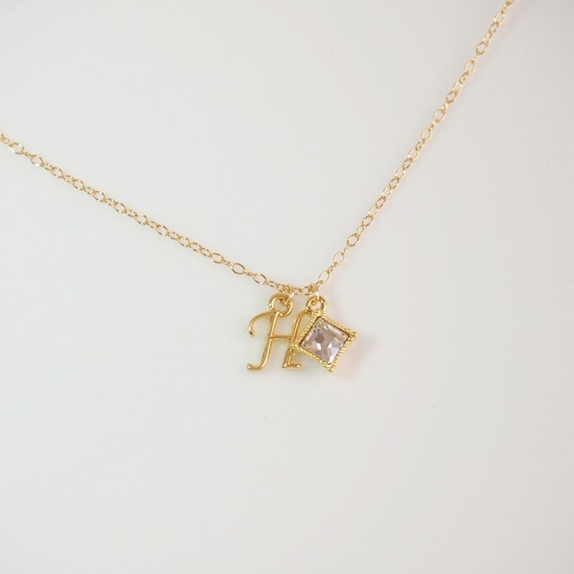【14kgf】イニシャル&スワロフスキーネックレス Square/クリスタルの画像1枚目