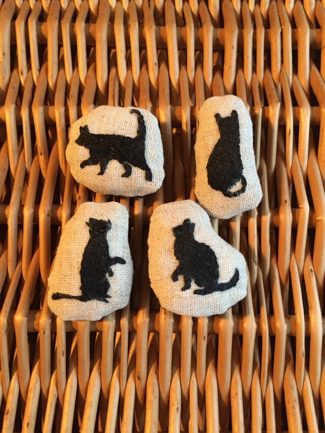 マグネット 黒猫の刺しゅうの画像1枚目