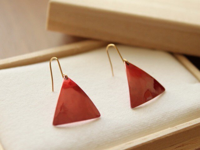 triangle K18・緋銅 ピアス | iichi 日々の暮らしを心地よくする
