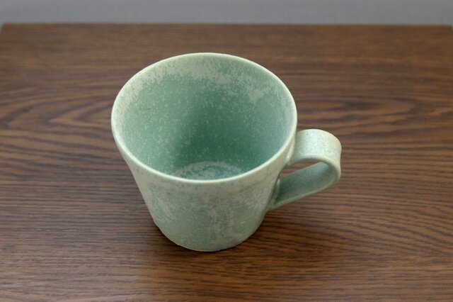 緑色のひび割れ釉の陶器カップ　清国から 緑色のひび割れ釉の陶器カップ 清国から - メルカリ