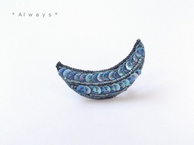 ☾ Blue moon ☽ ブローチ(受注制作品)の画像1枚目