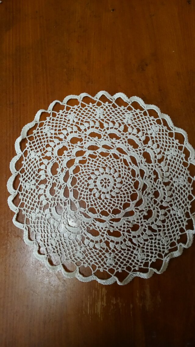 手編みレースドイリーの画像1枚目