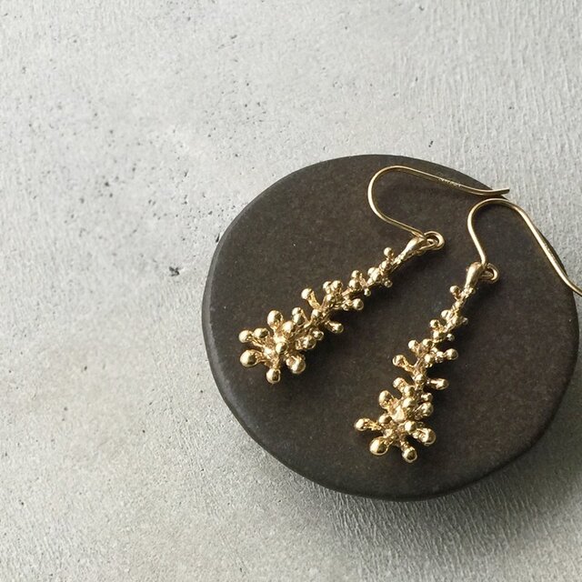 鬼に金棒!? こん棒 フックピアス 真鍮製の画像1枚目