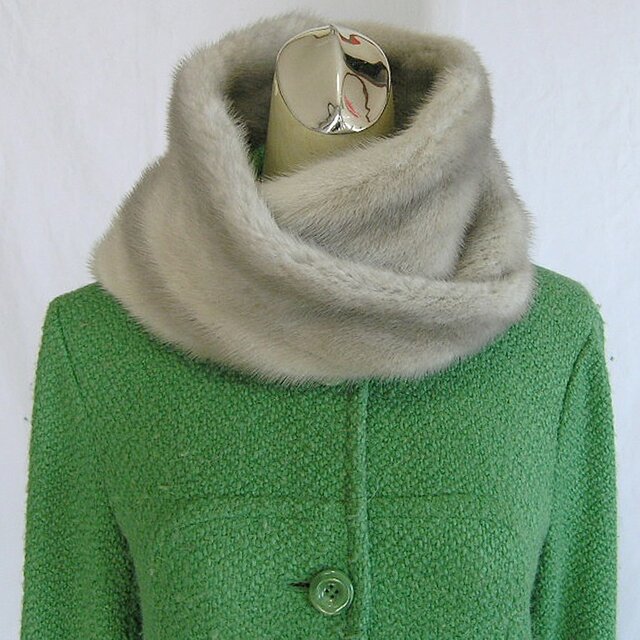 ¶ new antique fur ¶ サファイアミンクnejiriスヌード「souq」再販の画像1枚目