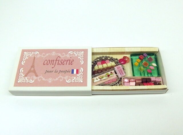 マッチ箱の中のミニチュアお菓子 | iichi 日々の暮らしを心地よくする