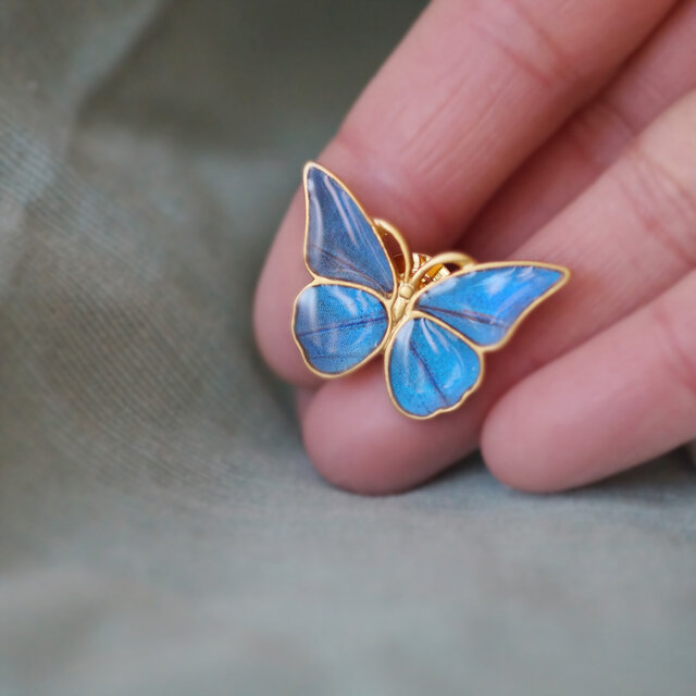 レディースアンティーク品の蝶のブローチ
