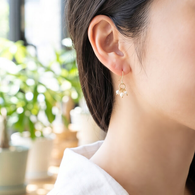 淡水真珠3粒のサージカルステンレスフックピアス ～Elsie | iichi 日々