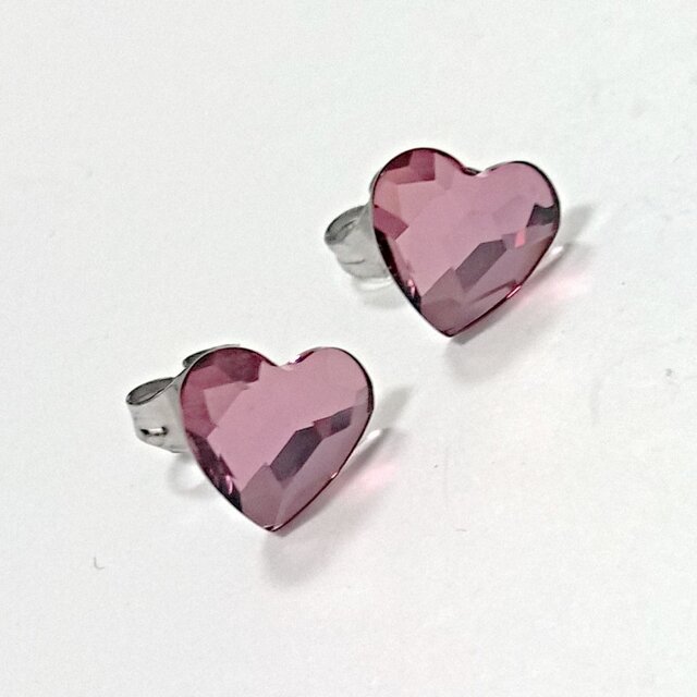 【スワロフスキー ハート10mm(antique pink)の ピアス】サージカルスティールポストの画像1枚目