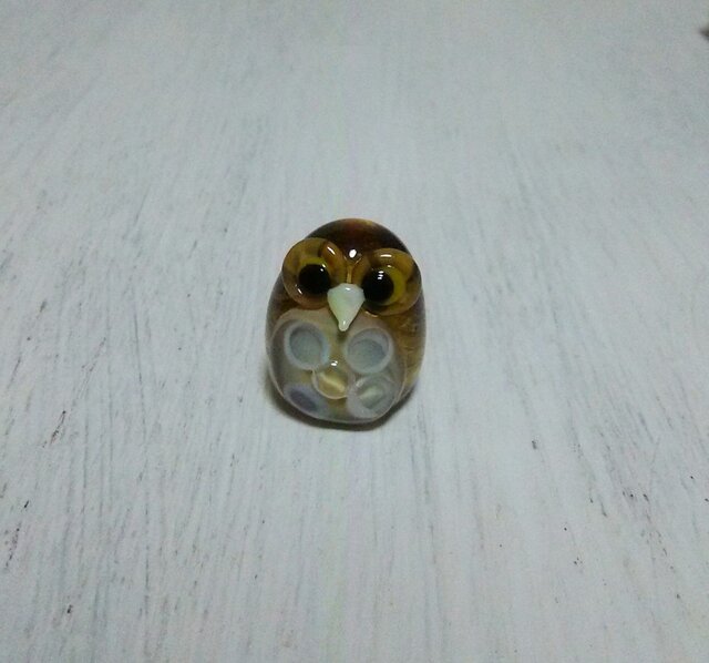 ガラス細工のフクロウの画像1枚目