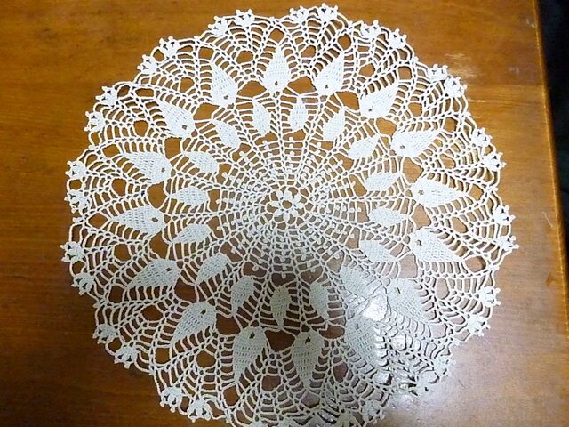 手編みレースドイリーの画像1枚目