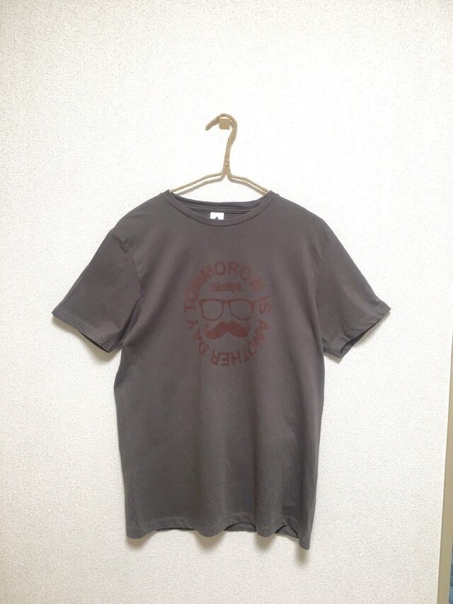 【ヒゲメガネ】Rocky's オリジナルTシャツ チャコールの画像1枚目