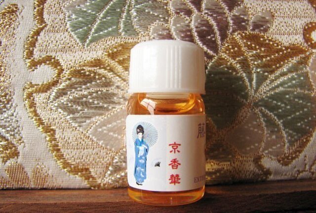 藤の華-3ml入りボトル香油の画像1枚目