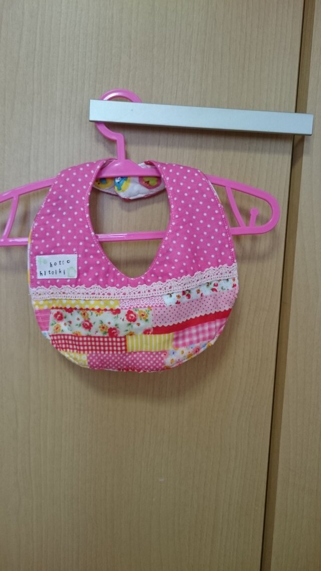 レース付き花柄スタイの画像1枚目