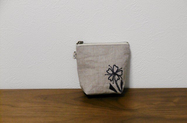 一色刺繍入りポーチ10㎝(№53-4)の画像1枚目