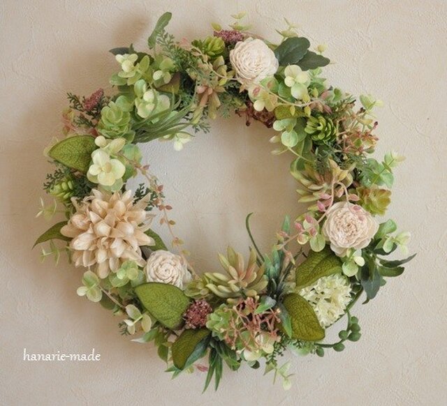 チスパとオレンジカラーのネックレスNO.2:wreathの画像1枚目