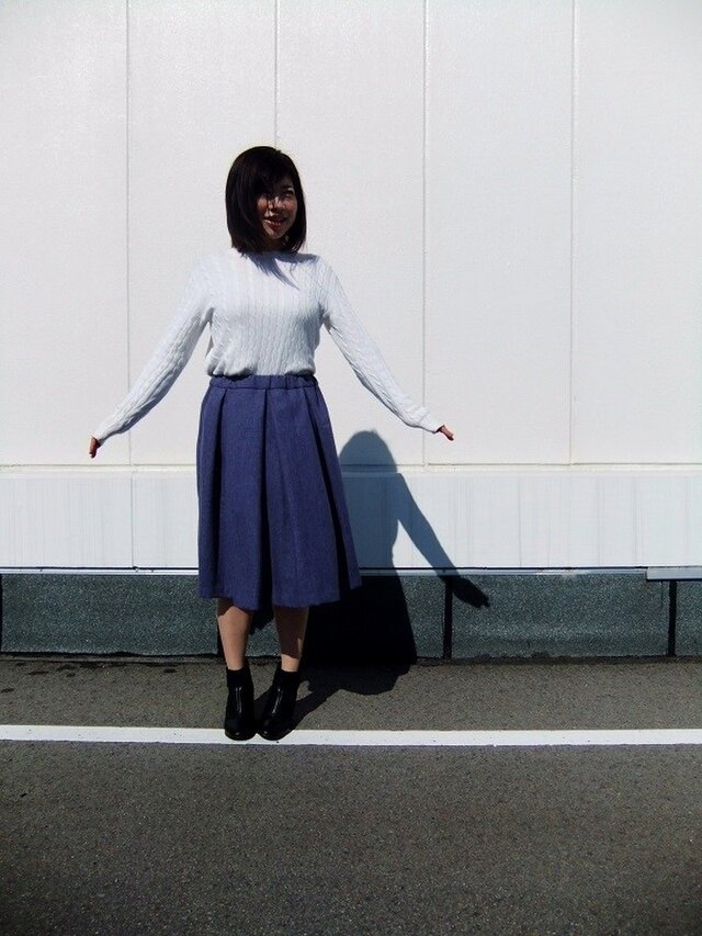 虹色ウールのタックスカートの画像1枚目