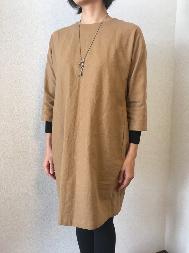 ハーフリネンのワンピース(キャメル)の画像1枚目
